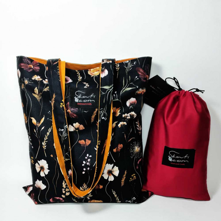 Υφασμάτινη Tote Bag 100% Βαμβακερή (OEKO-TEX) | Μα΄ύρο Λουλούδια | Επένδυση: Ώχρα | Διαστάσεις: 33x38 cm