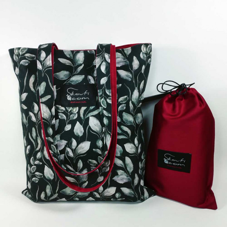 Υφασμάτινη Tote Bag 100% Βαμβακερή (OEKO-TEX) | Σχέδιο: Ασημοπράσινα Φύλλα σε Ανθρακί | Επένδυση: Κόκκινο Βοργουνδίας | Διαστάσεις: 33x38 cm