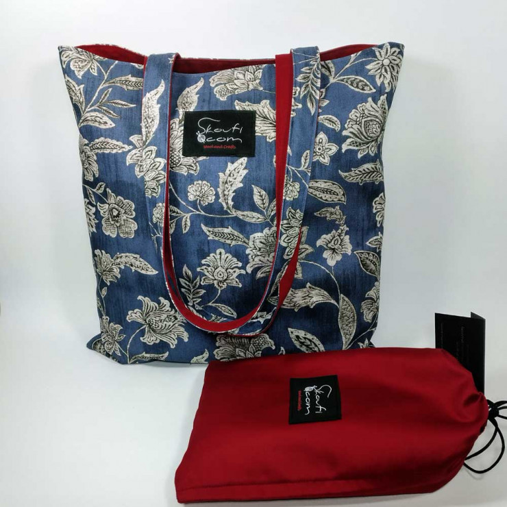 Υφασμάτινη Tote Bag 100% Βαμβακερή (OEKO-TEX) | Σχέδιο: Ντένιμ-Λουλούδια | Επένδυση: Κόκκινο Βοργουνδίας | Διαστάσεις: 38x38 cm
