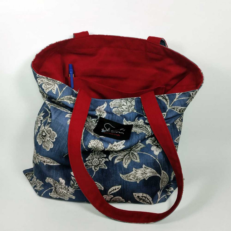 Υφασμάτινη Tote Bag 100% Βαμβακερή (OEKO-TEX) | Σχέδιο: Ντένιμ-Λουλούδια | Επένδυση: Κόκκινο Βοργουνδίας | Διαστάσεις: 38x38 cm